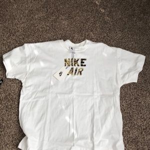 Nike Air Men’s Loose Fit Shirt